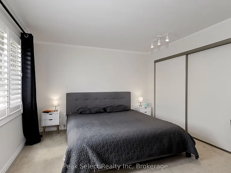 7 Hillside Ct — Photo 23