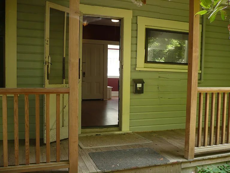 433 SW 5th St — Photo 11