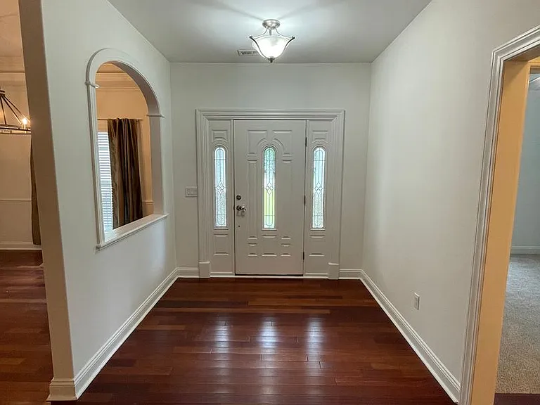 603 Salem Ct — Photo 2
