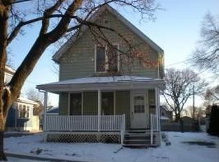 211 Seneca St, Elgin, IL 60120