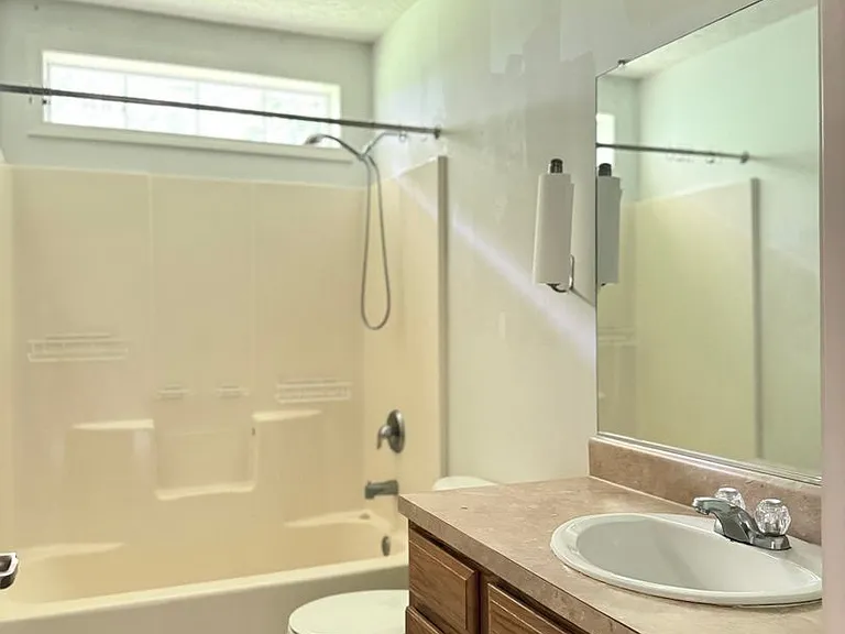 4 Greenbriar Rd #B — Photo 10