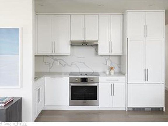 4th image of 915 W End Ave APT 10A
