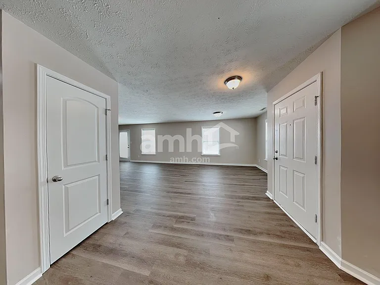 2376 Blackthorn Dr — Photo 6