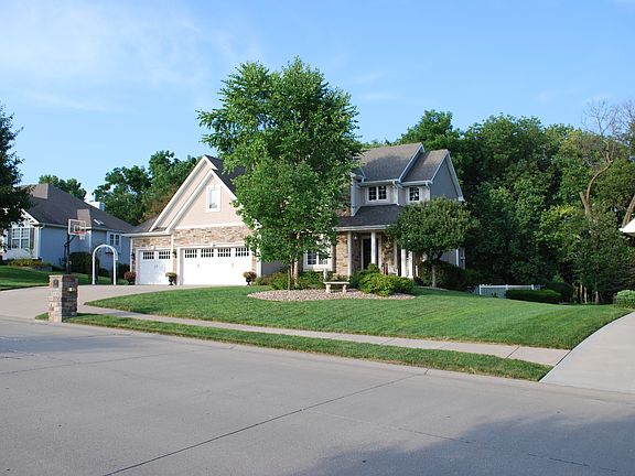 2nd image of 3409 E Devonshire Dr