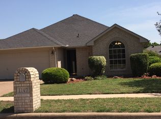 1149 Springwood Dr, Saginaw, TX 76179