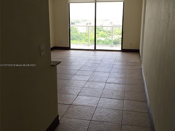 3rd image of 13499 Biscayne Blvd APT 1713