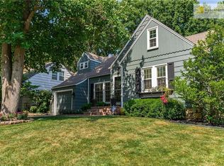 5551 Chadwick Rd, Fairway, KS 66205