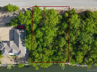 17 Beacon Point Cir, Lake Ozark, MO 65049