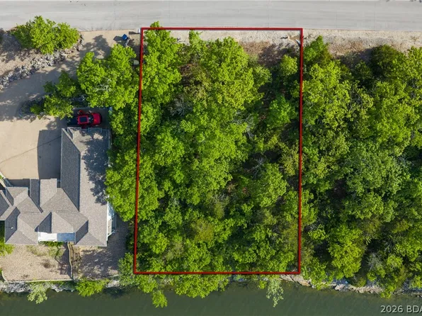 17 Beacon Point Cir, Lake Ozark, MO 65049