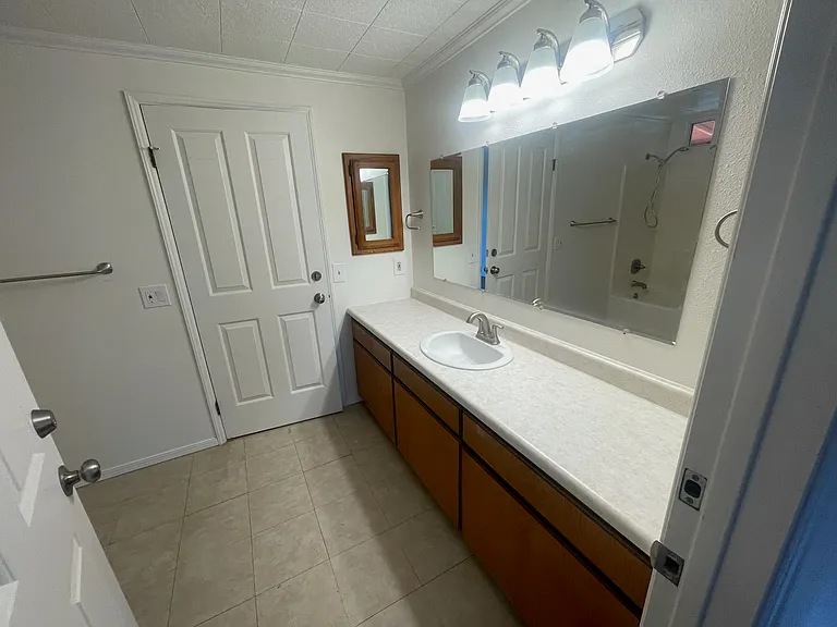 4425 Coyote Creek Ln — Photo 9