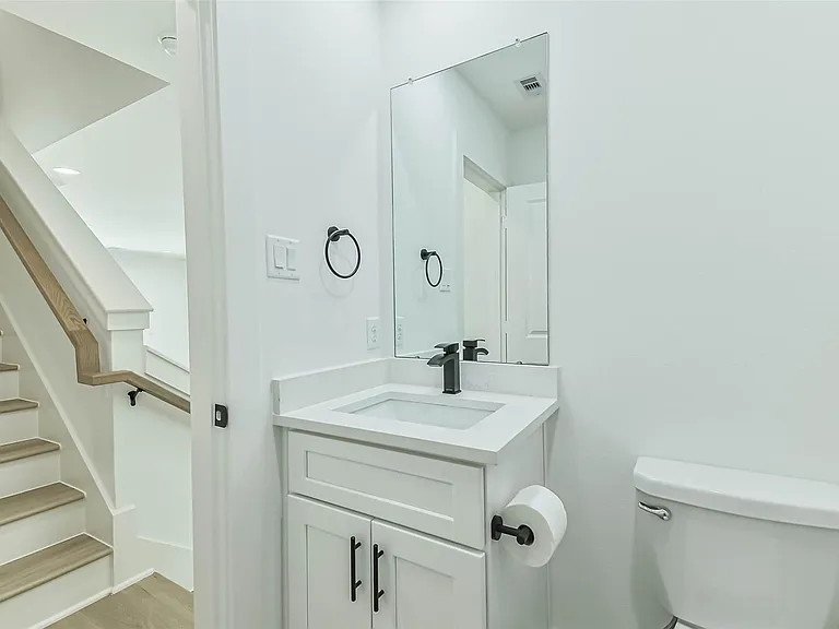 5703 Balbo St #F — Photo 22
