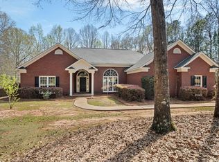 1008 Leaf Brook Dr, Midland, GA 31820