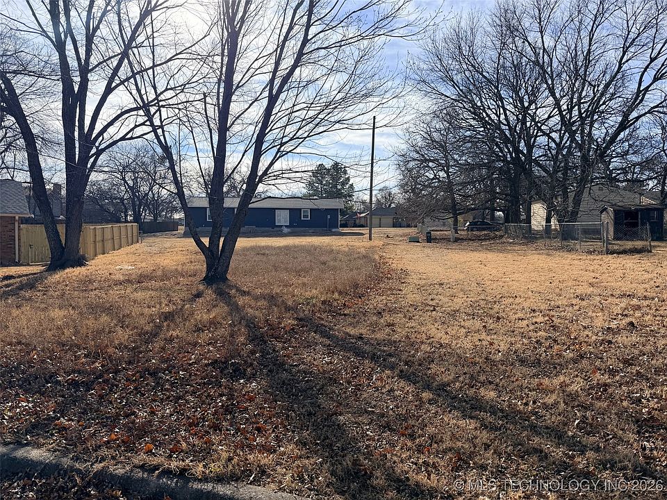 1st image of Ashwood Cir
