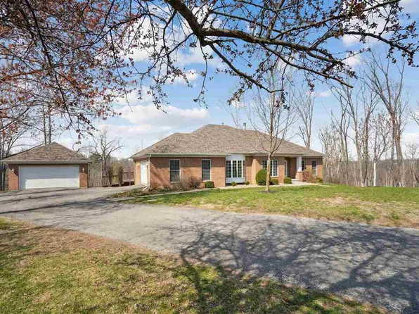 3110 Pinney Woods Ln SE, Cedar Rapids, IA 52403