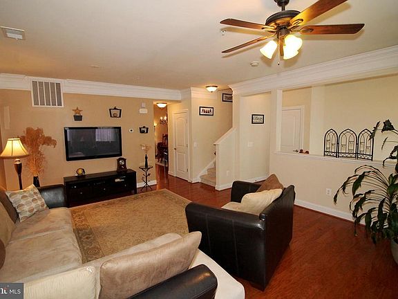 5th image of 2119 Abbottsbury Way