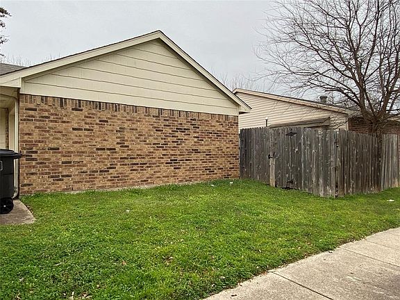 3rd image of 2808 Galemeadow Dr
