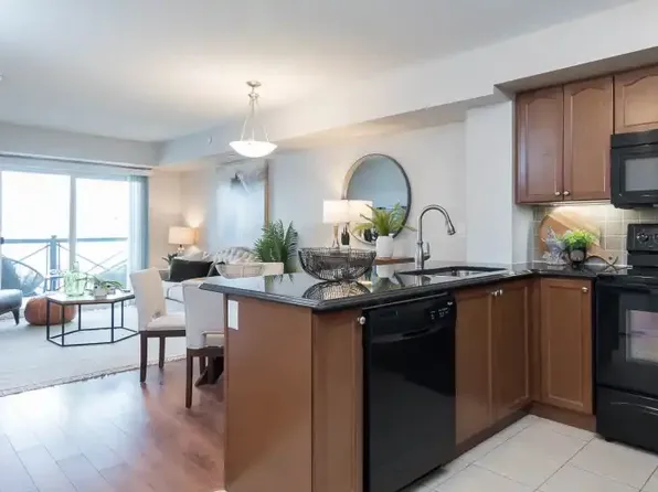 1005 Nadalin Hts #411, Milton, ON L9T 8R4