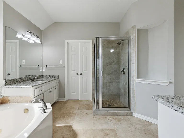 2817 Elmridge Dr — Photo 3