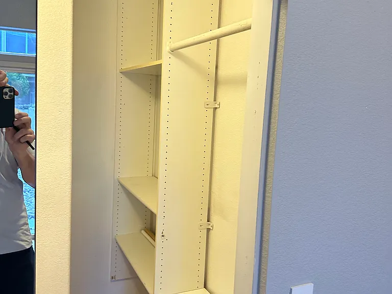 master bedroom walkin closet