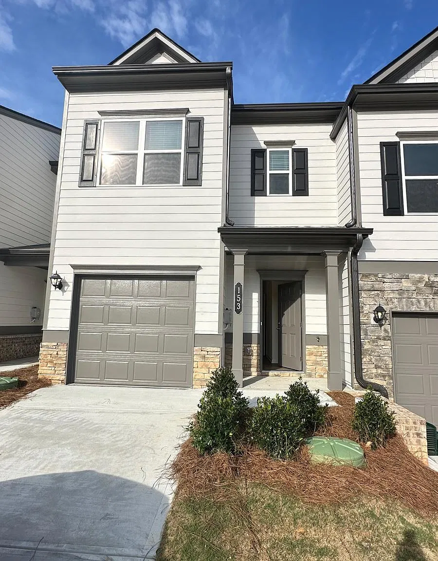3 bed, 2.5 bath, 1627 sqft, $2,250 — Photo 2
