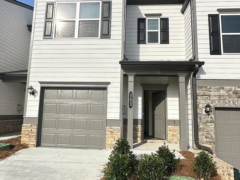 153 Oconee Rd — Photo 2