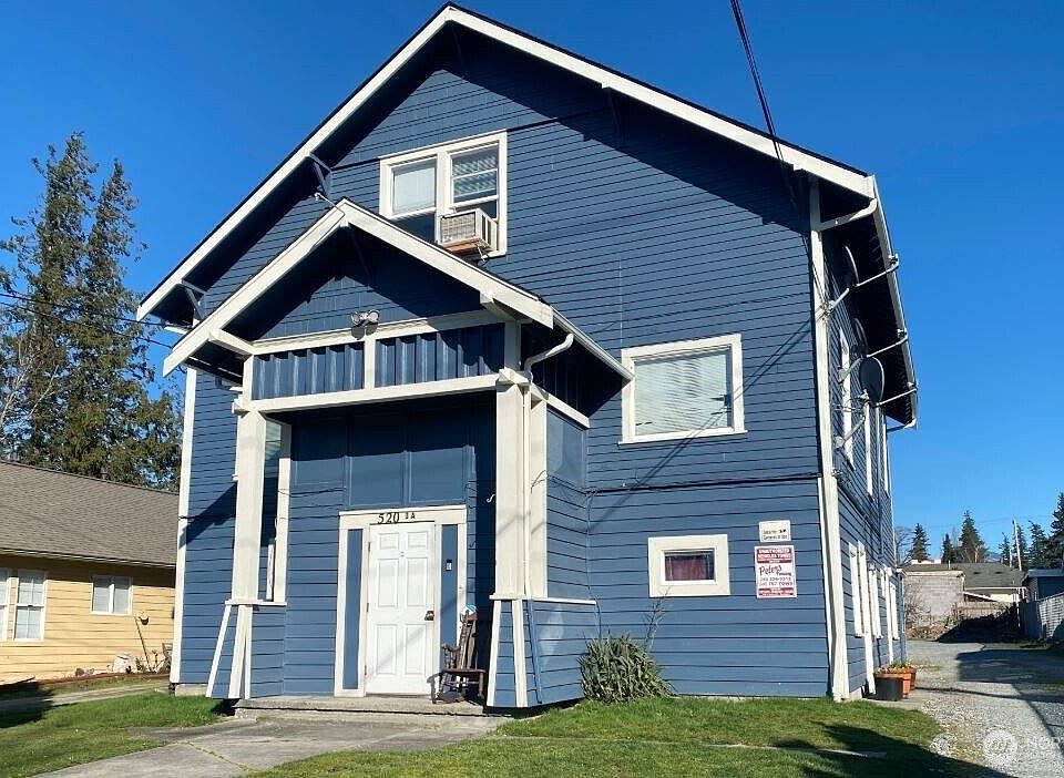 1st image of 520 N 1st St
