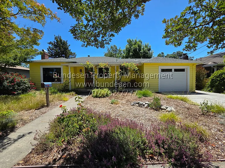 3200 Spring Creek Dr — Photo 1