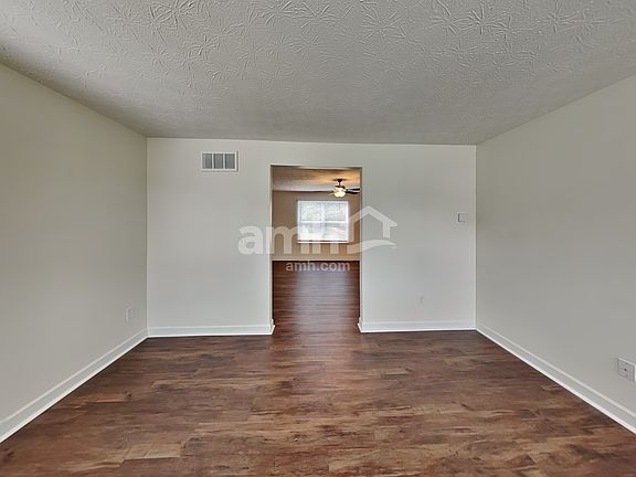 4th image of 718 Rolling Acre Dr