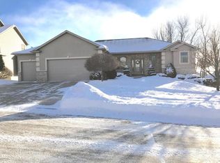 2990 Oakview Dr NE, Rochester, MN 55906