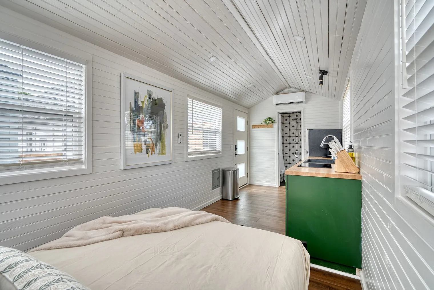 Studio, 1.0 bath, $2,002 — Photo 4