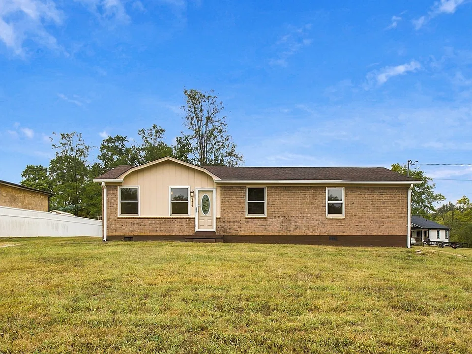 2414 Steve Dr