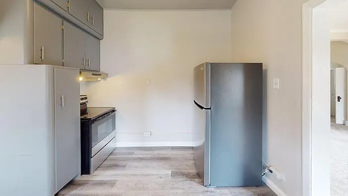 3 bed, 1.0 bath, $1,345 — Photo 2