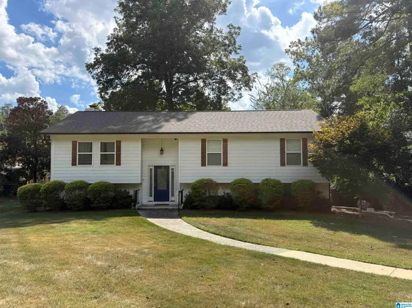 2057 Woodmeadow Cir, Birmingham, AL 35216