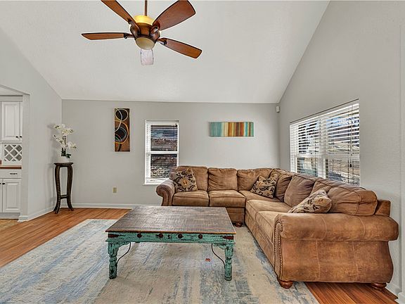 3rd image of 822 N Garland Ave