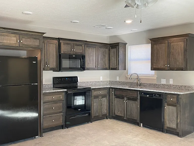 16-18 Mary Rose Dr #20A — Photo 6