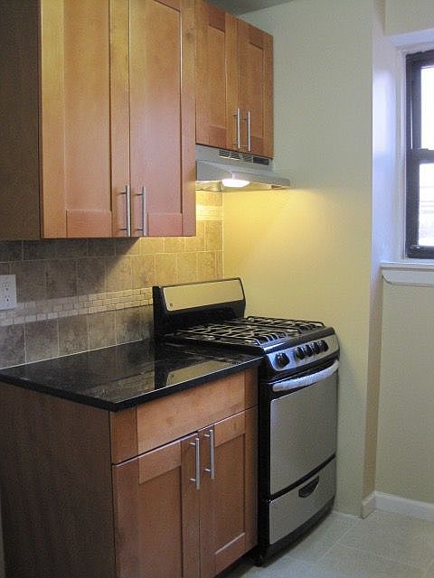 1st image of 401 E 68th St APT 3E