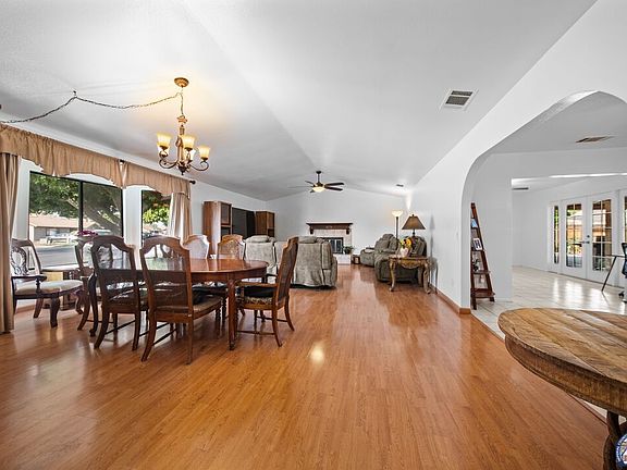 5th image of 705 Harlan Ct