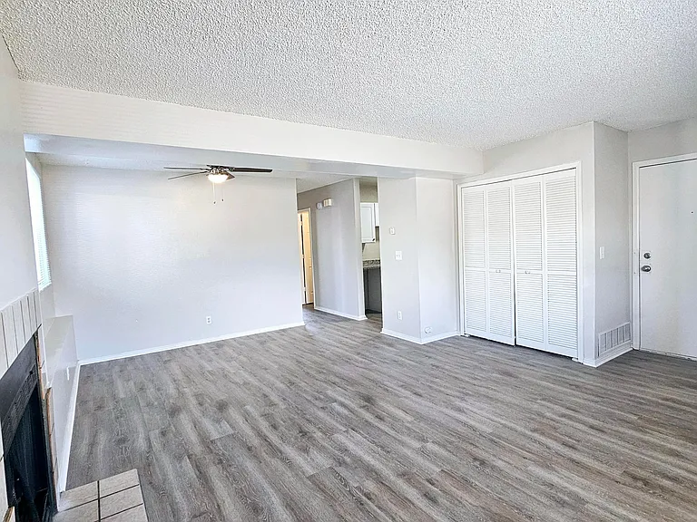 1835 Zebulon Dr #B — Photo 33