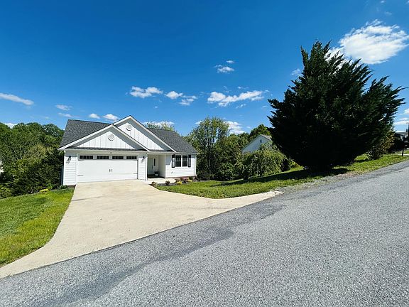 2nd image of 55 Spring Ridge Ln