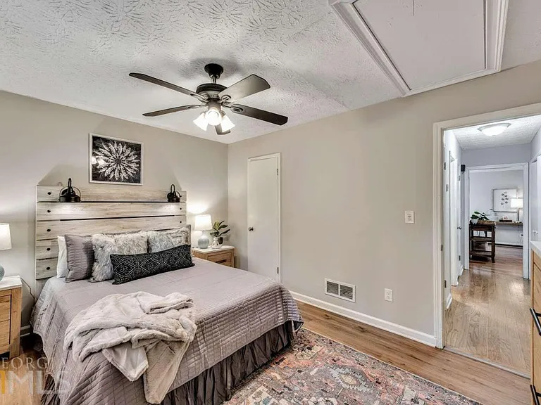 210 Booth Rd SW #B — Photo 19