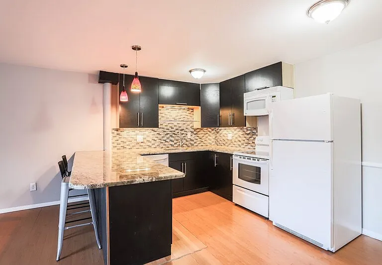 1243 N Gaylord St #204 — Photo 3