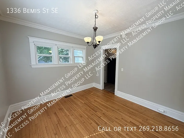 1336 Bemis St SE — Photo 9