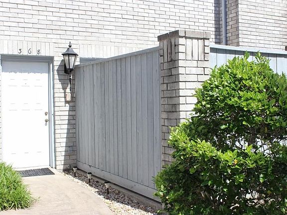 2nd image of 368 Wilcrest Dr #368