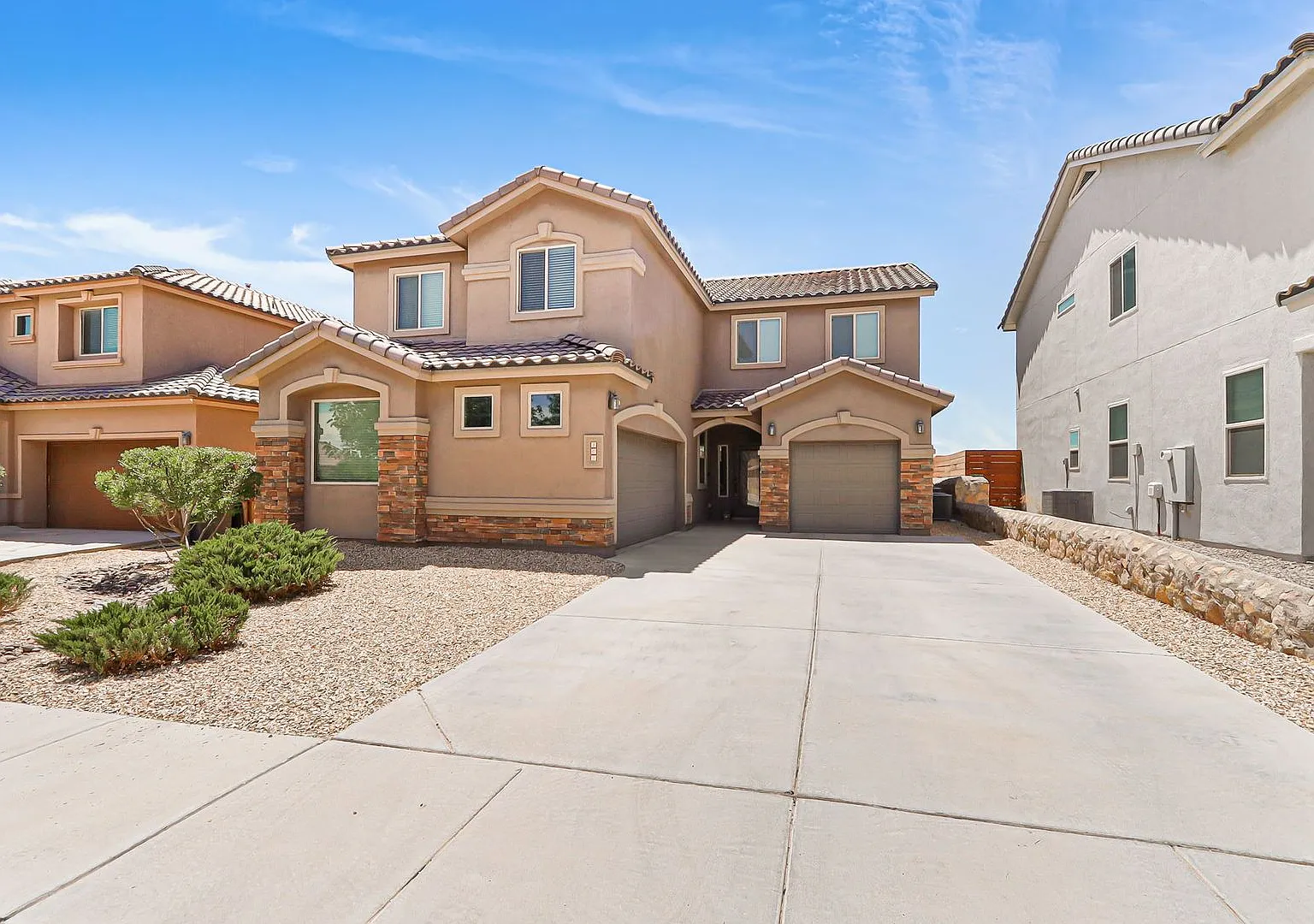 Stunning 4 Bedroom, 3 Bath Home In El Paso TX - — Photo 2