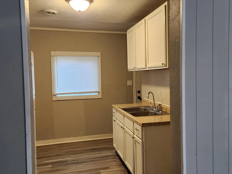 1609 N Olive St — Photo 16