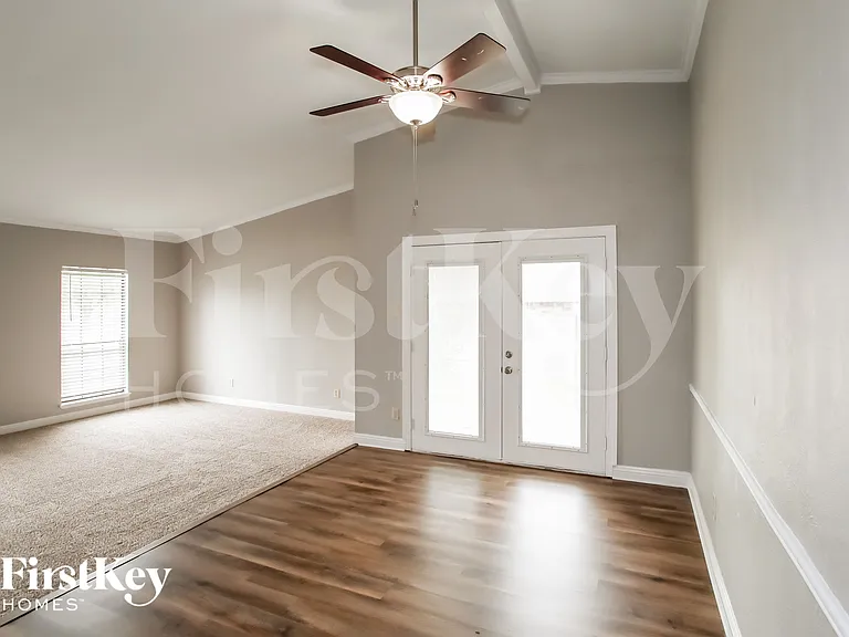 1835 Tree Line Dr — Photo 3