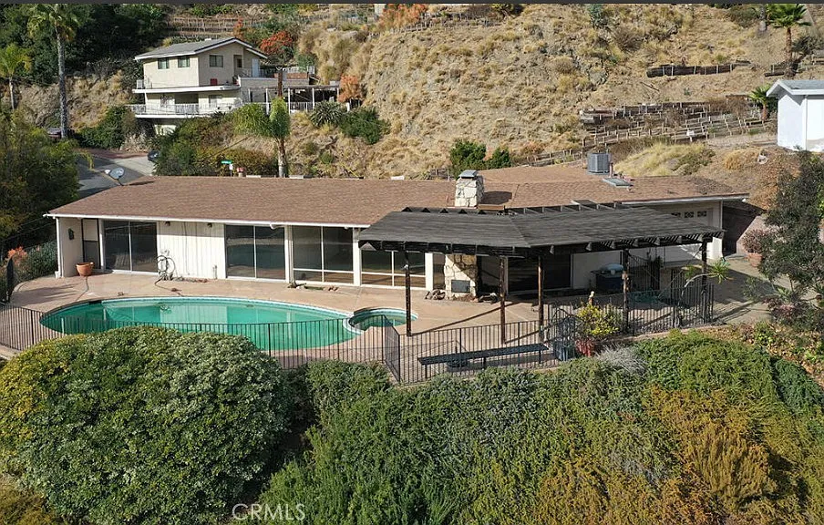 Building Photo - 1300 Paseo Redondo