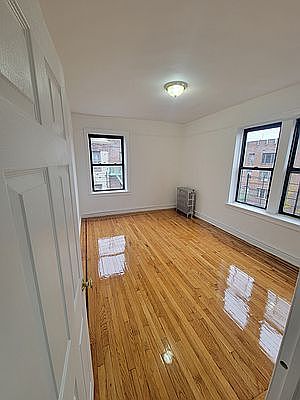 3rd image of 68 W 238th St APT E4