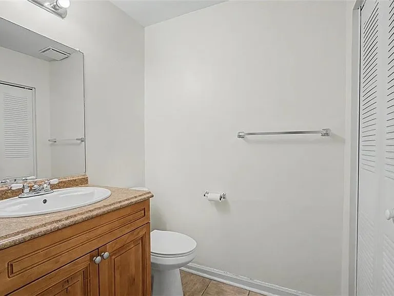 6350 Hawthorne Ter — Photo 22