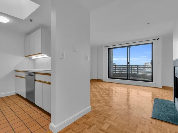 390 Commonwealth Ave APT 809, Boston, MA 02215
